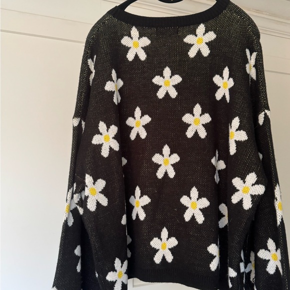 Altar'd State Black and White Daisy Poet Sweater - Picture 4 of 6